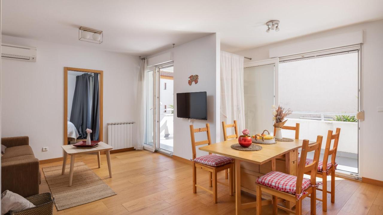 Modern Apt With Terrace 4 Min Walk To The Beach Split Kültér fotó