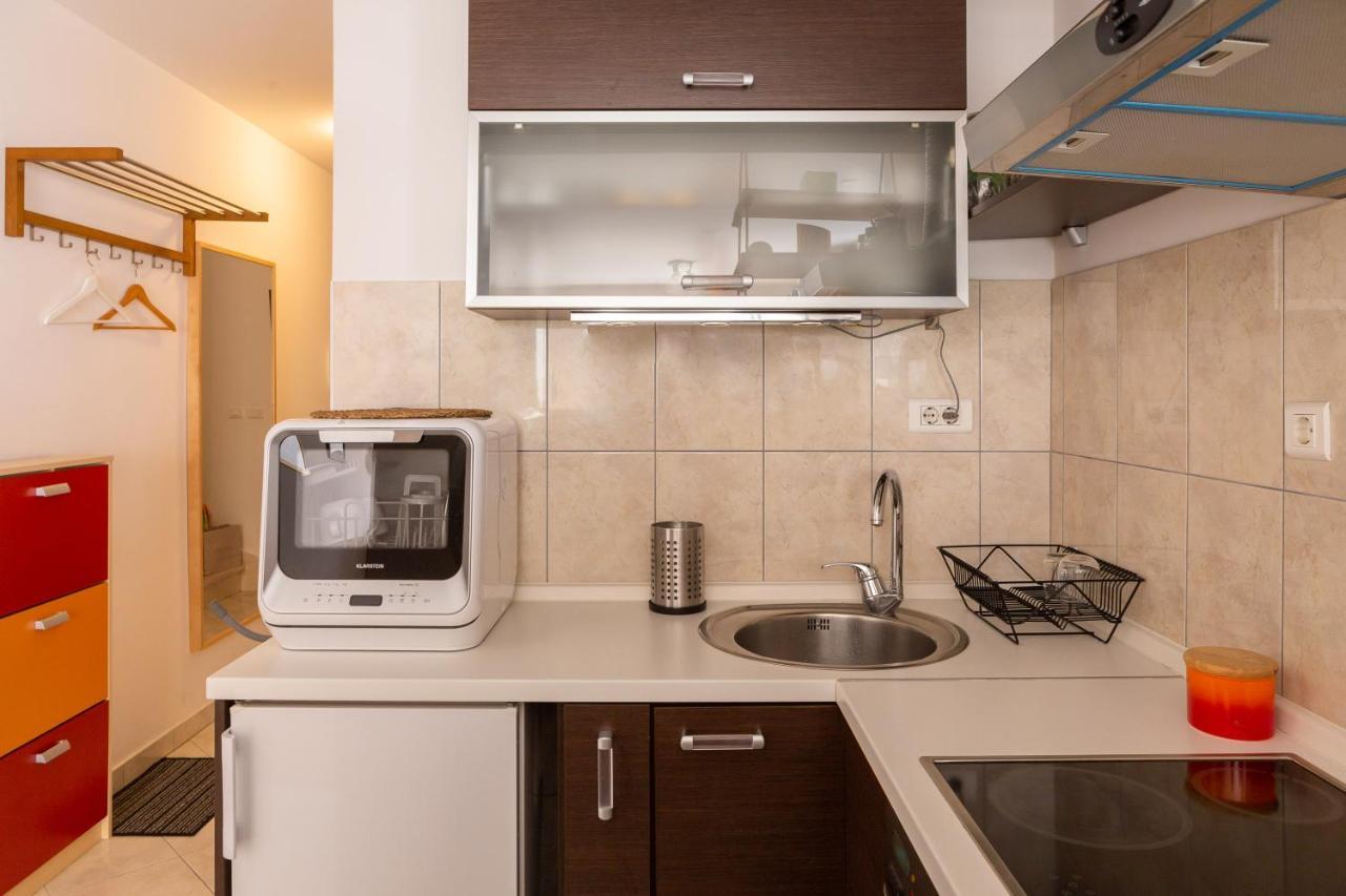 Modern Apt With Terrace 4 Min Walk To The Beach Split Kültér fotó